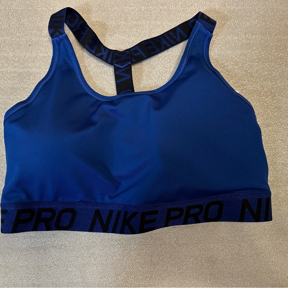 Nike sports bra bundle